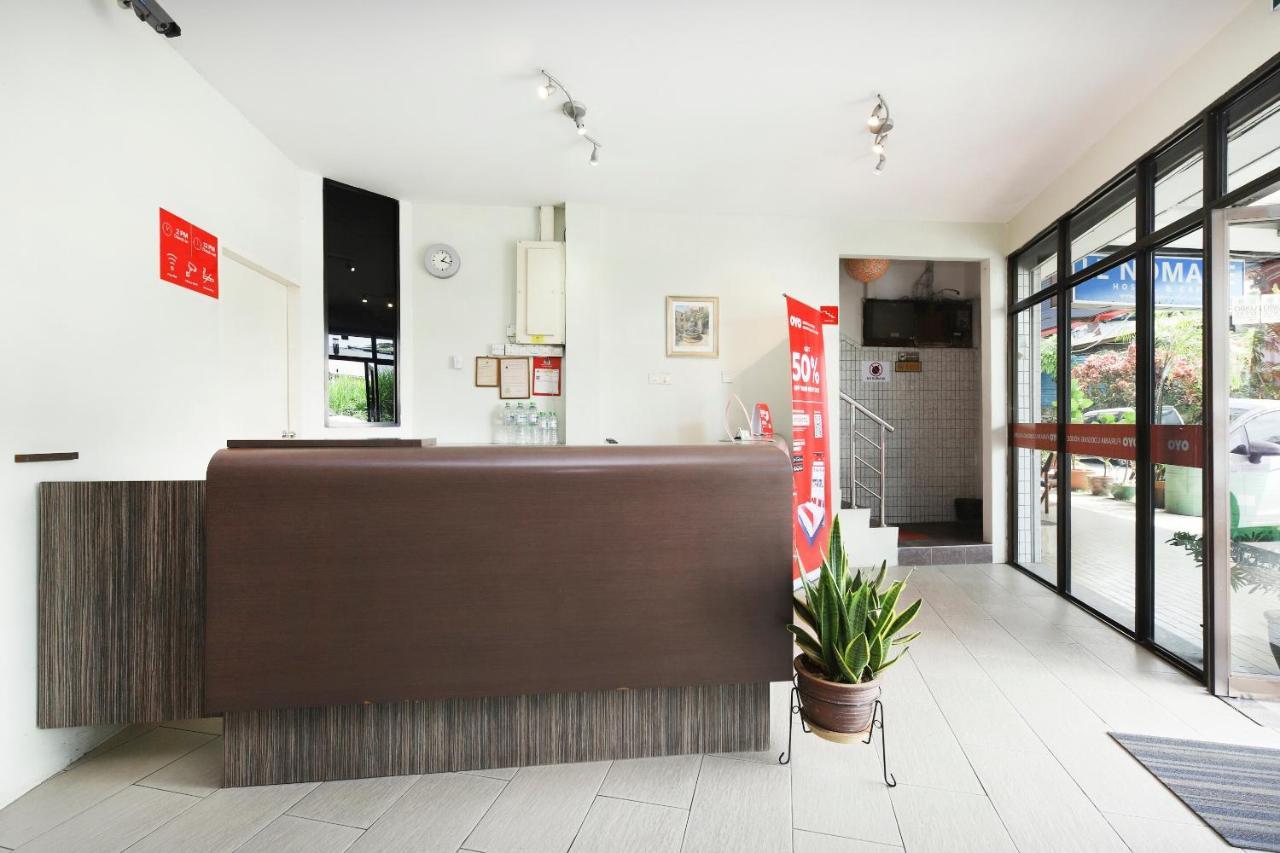 Oyo 44034 Furama Lodging House Kuching Extérieur photo
