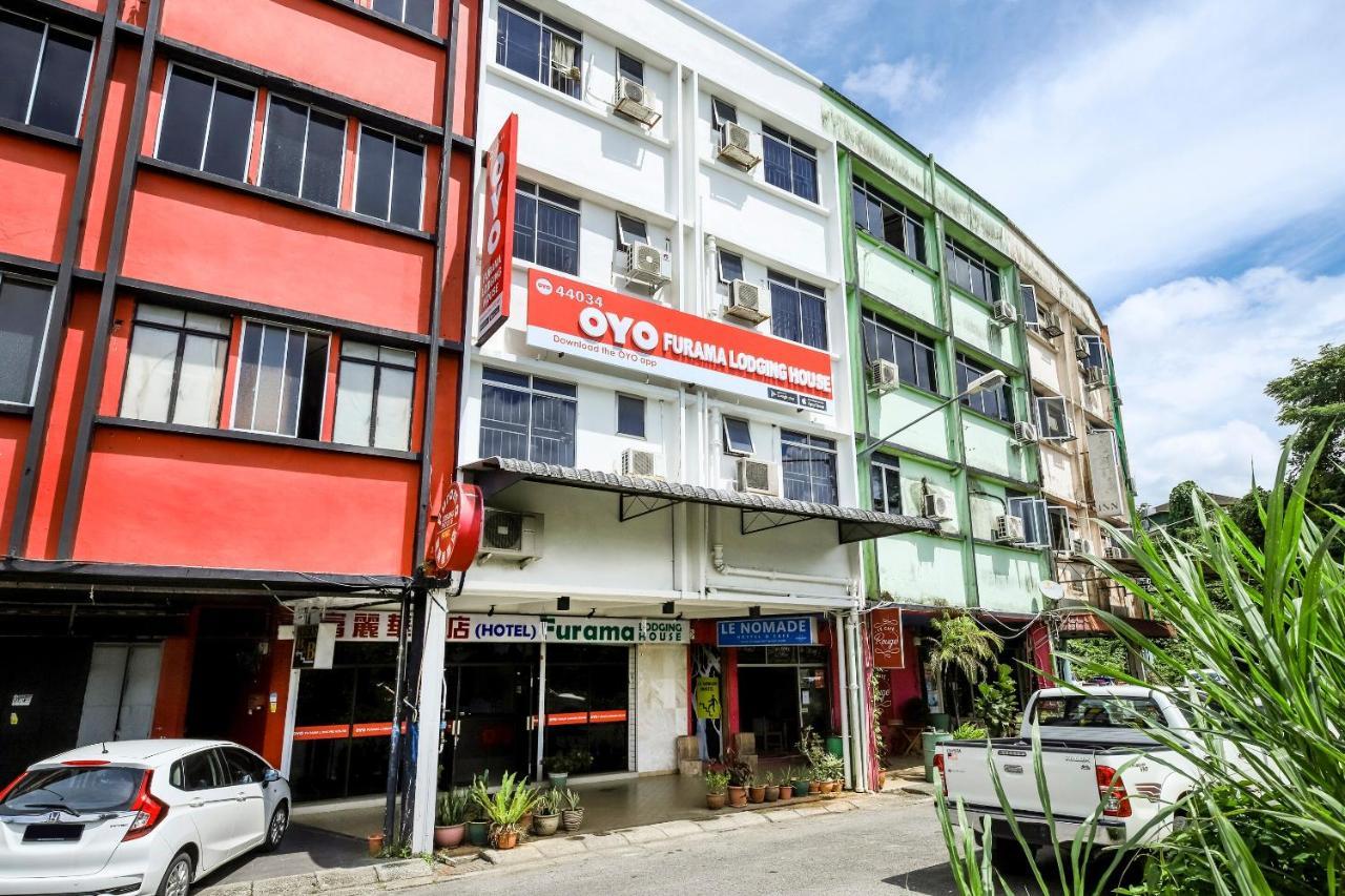 Oyo 44034 Furama Lodging House Kuching Extérieur photo