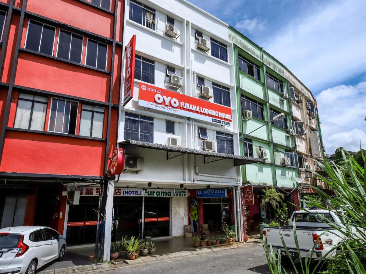 Oyo 44034 Furama Lodging House Kuching Extérieur photo